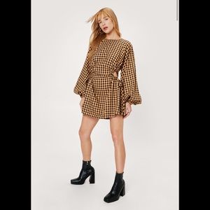 Nasty Gal Petite Check Ruched Side Cut Out Mini Dress Sz. 0